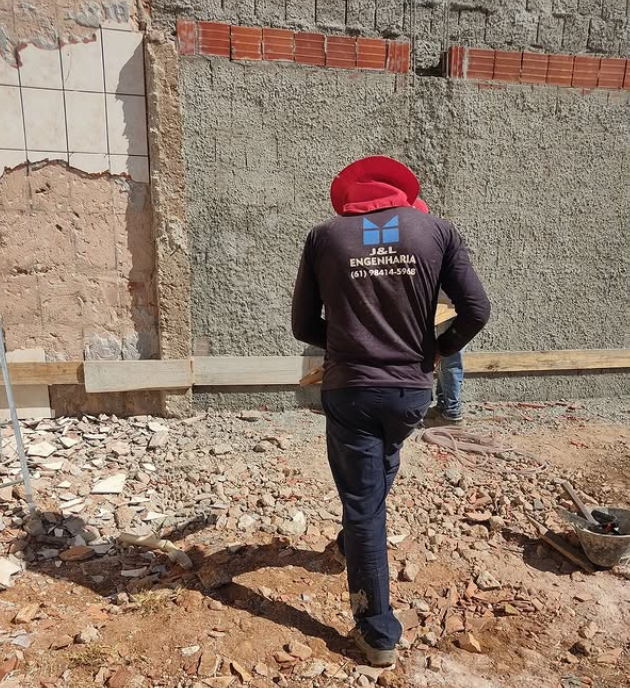 Trabalhadores na obra